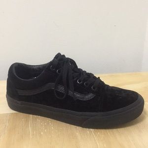 Suede old skool black vans